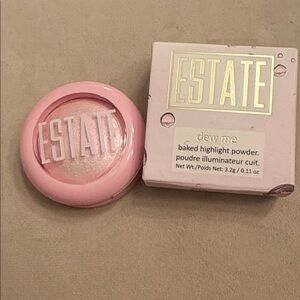 Baked highlighter powder